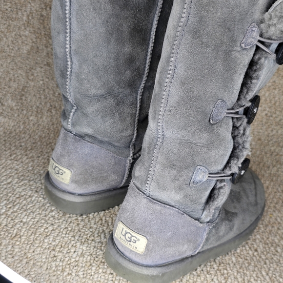 Ugg Triple Bailey Buttom Grey Boots Size 8 - Picture 2 of 7